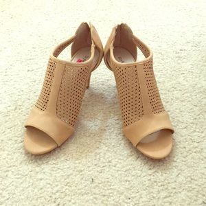 Brown heels- brand new